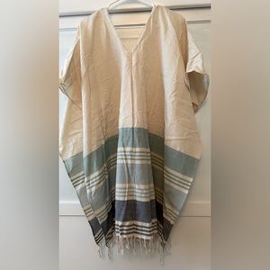 Tribe alive slit sides fringe bottom made in India. New without tags. Kaftan!